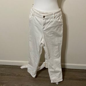 Chico’s So Slimming Girlfriend crops white denim size 1.5P